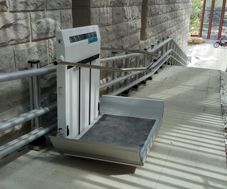 Inclined Wheelchair Lift