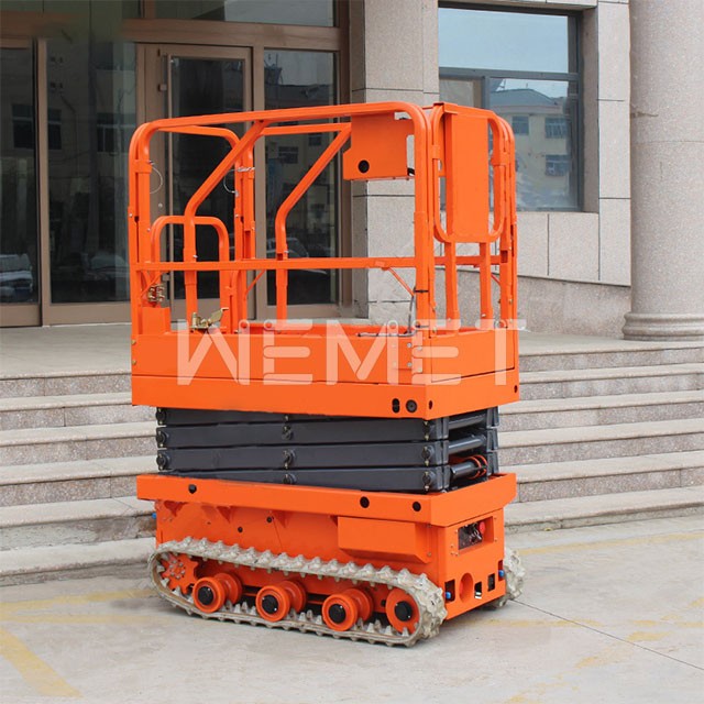 Self-Propelled Crawler Scissor Lift